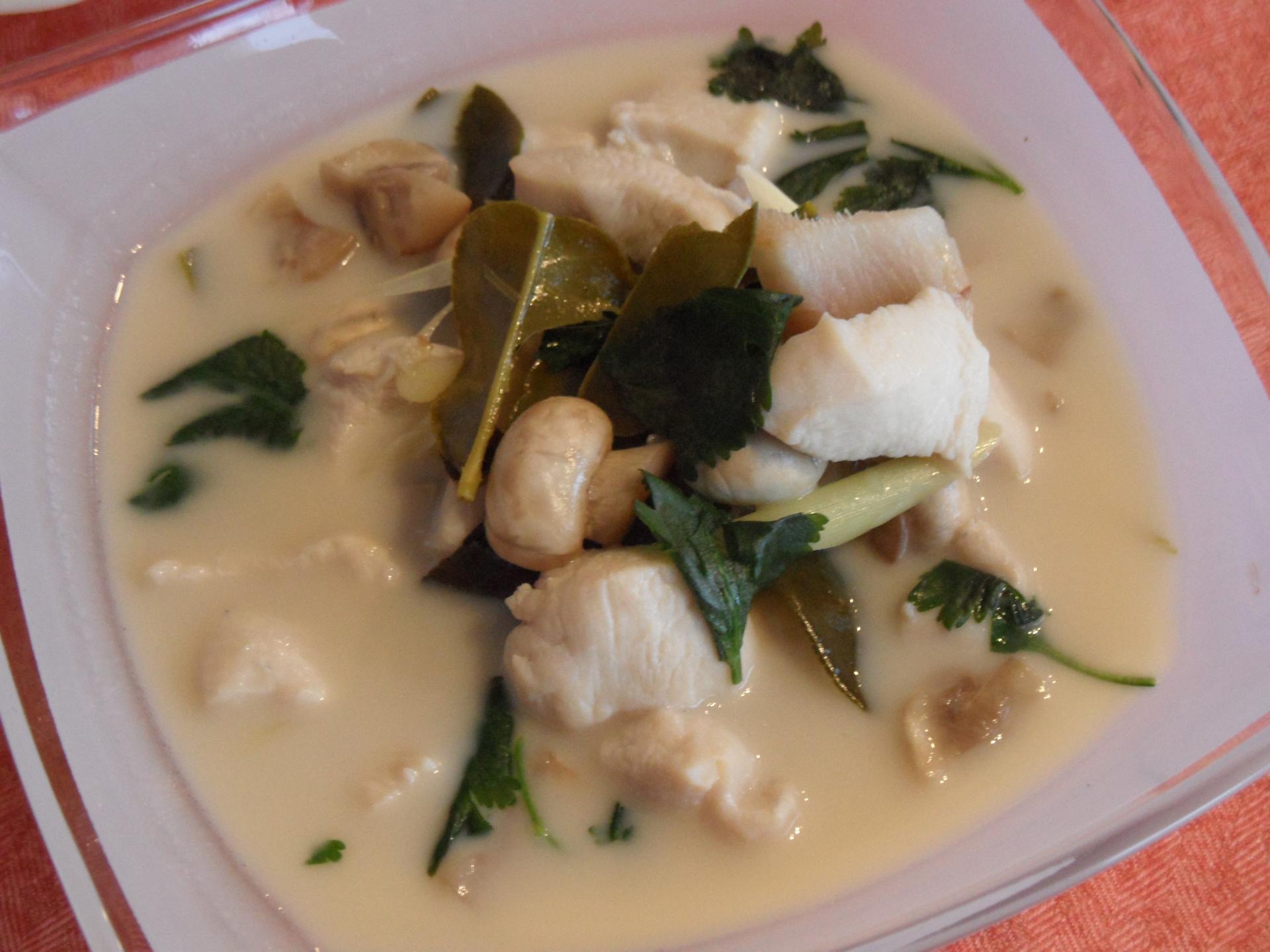 soupe poulet lait de coco par Sawitree Renaux